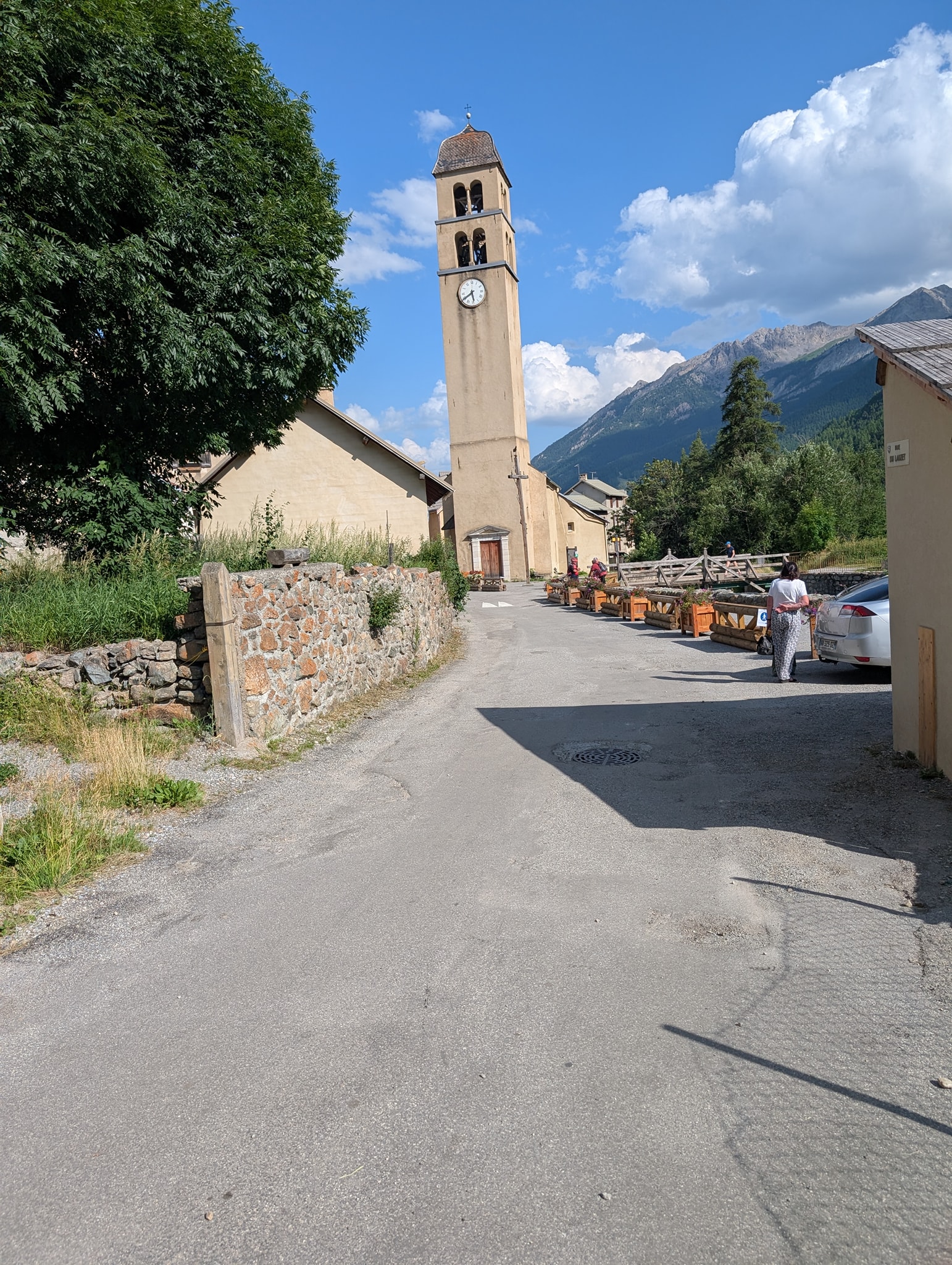 På vei inn i landsbyen la Casset
